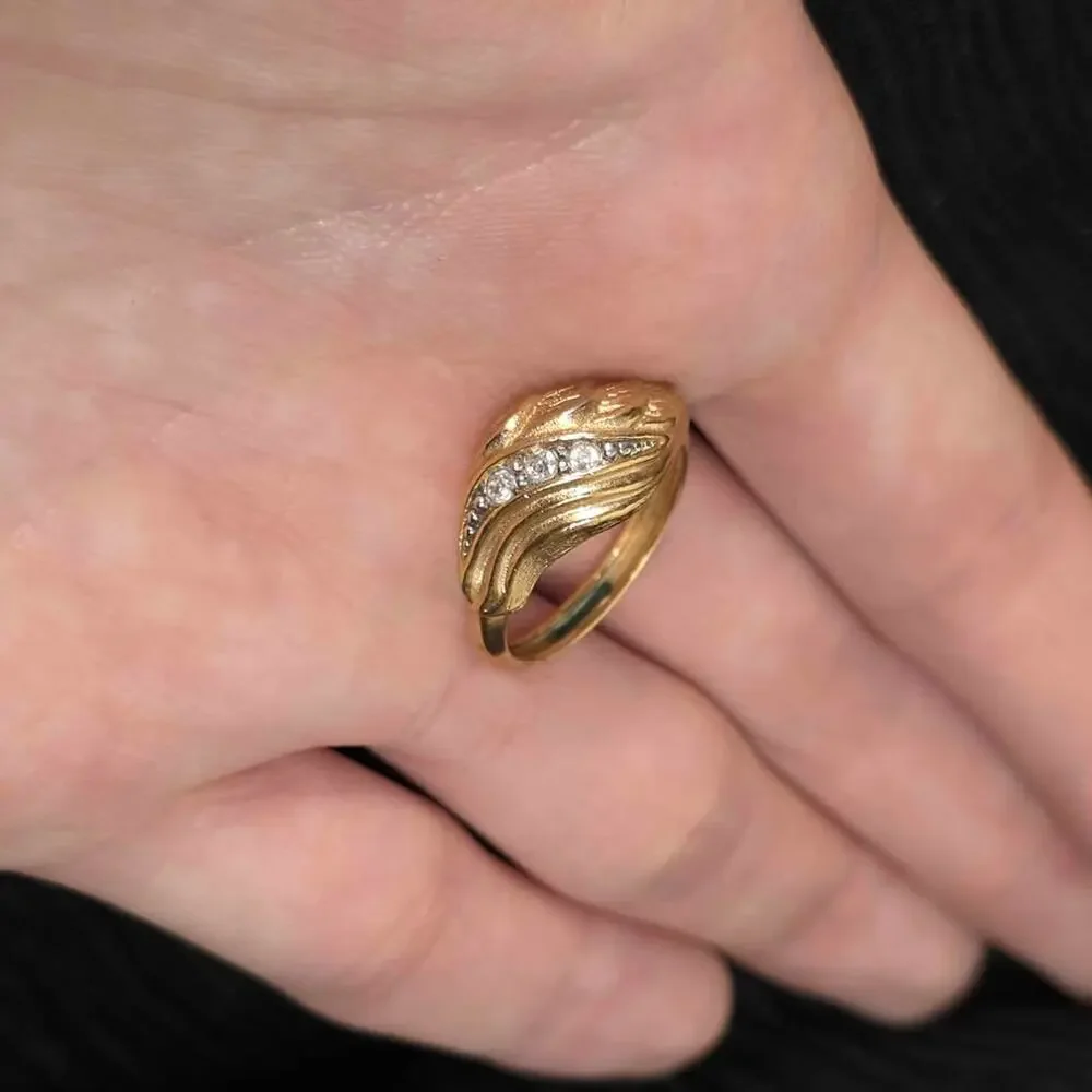 Vintage Avon Gold Tone Rhinestone Ring 5.5-5.75